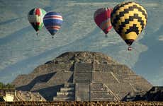 Paseo en globo sobre Teotihuacán con entrada