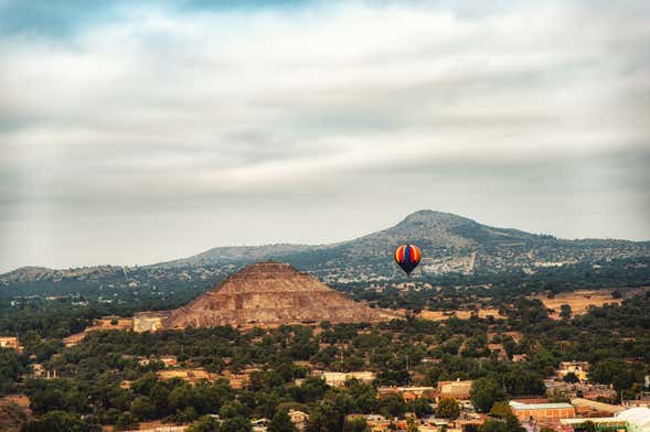 Vol privé en montgolfière au-dessus de Teotihuacan