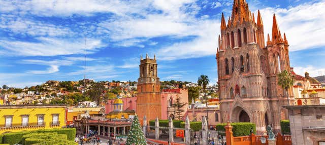 Excursión a San Miguel de Allende + Aguas termales