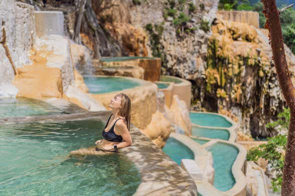 Tour de 3 días por los Pueblos Mágicos de Hidalgo + Grutas de Tolantongo