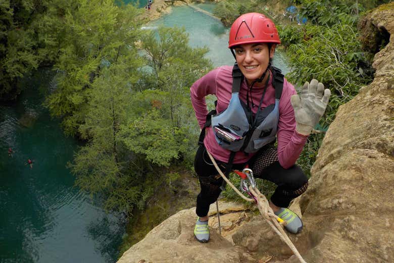 Descendiendo por la roca