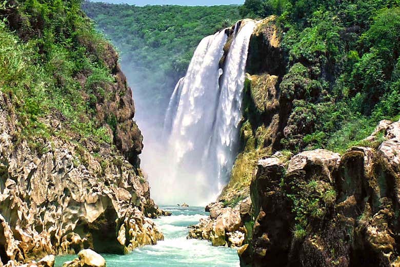Vistas de la Cascada de Tamul