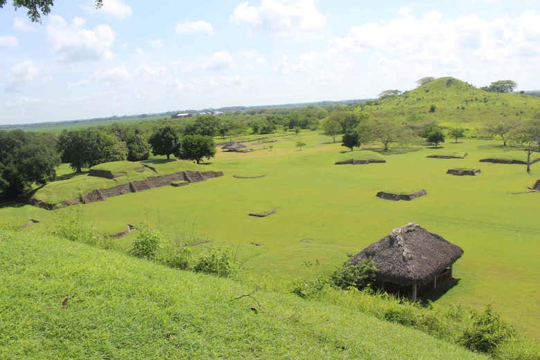 Panorama de los restos de Tamtoc