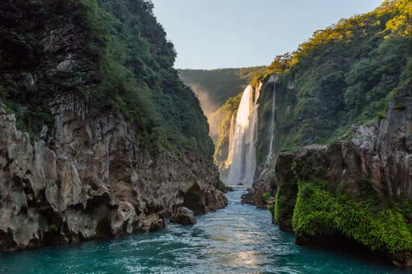 Rappel y salto en las Cascadas de la Huasteca