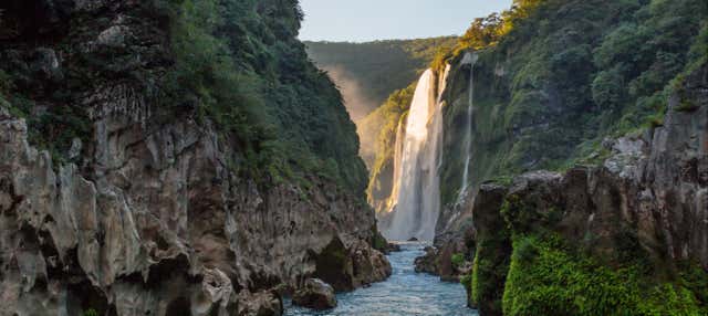 Rapel e salto nas Cachoeiras de La Huasteca