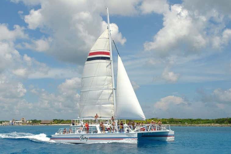 Il catamarano previsto dall'attività