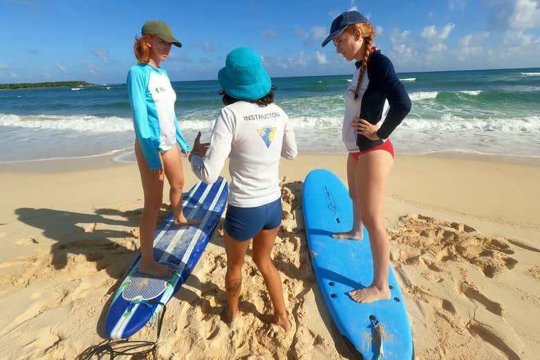 Atendiendo a las explicaciones de la instructora