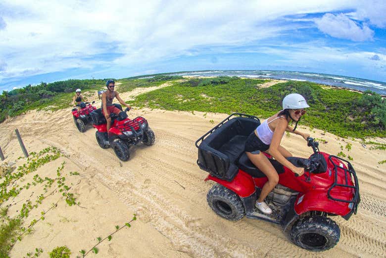 Conduciendo los quads por Cozumel