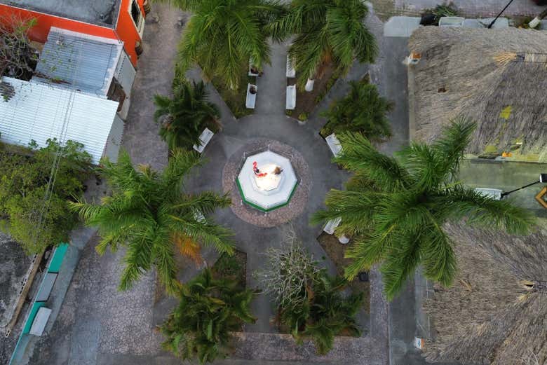 Vista aérea de una plaza en Cozumel