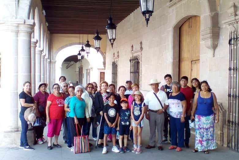 Posando al final del tour