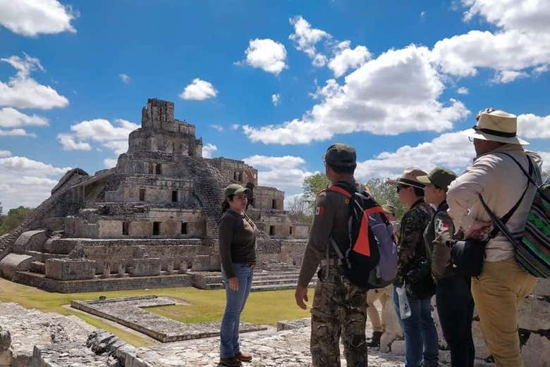 Guided tour of Edzna