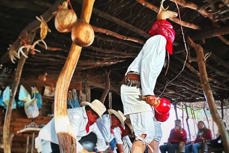 Danses préhispaniques