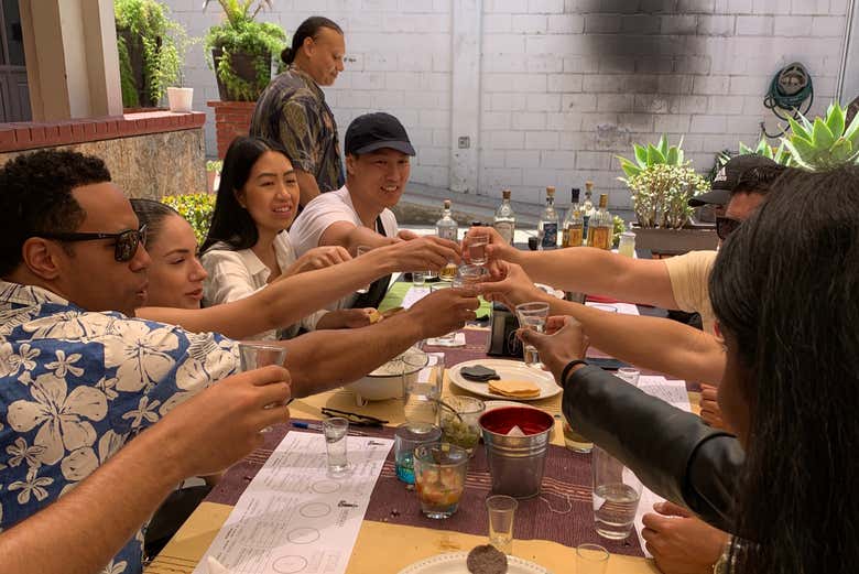 Brindando durante la cata