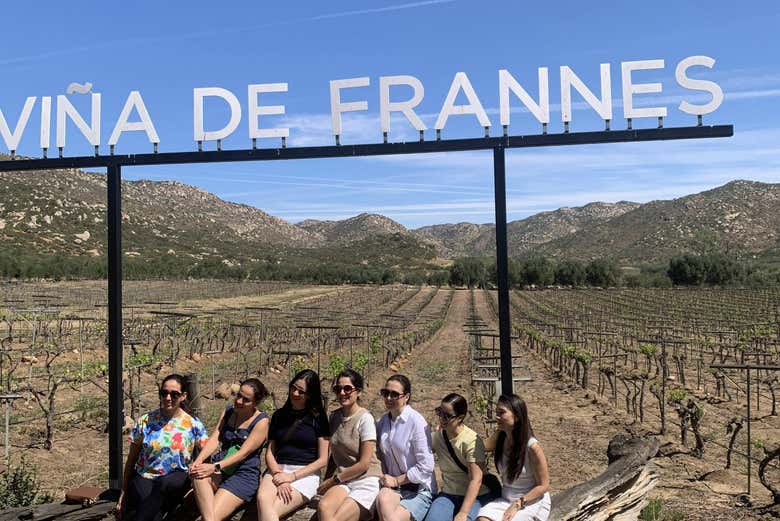 Foto grupal disfrutando de los lugares escondidos 