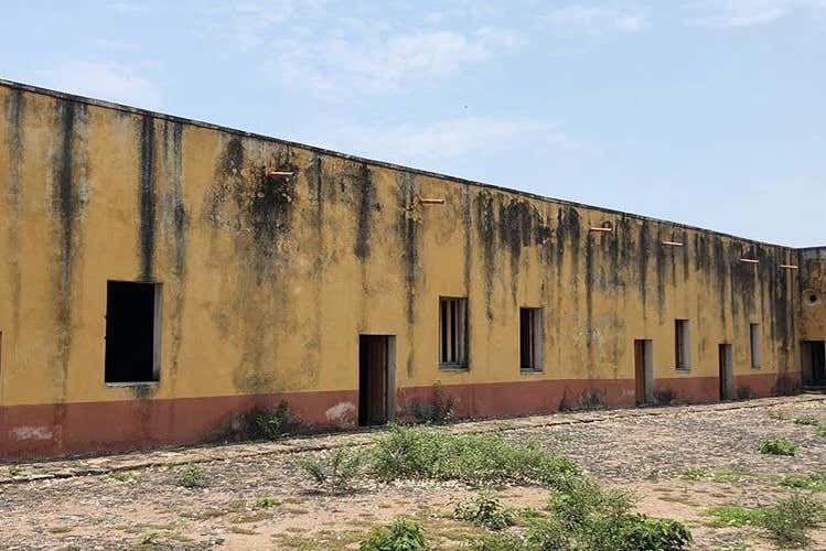 Um edifício abandonado na ilha de Mezcala