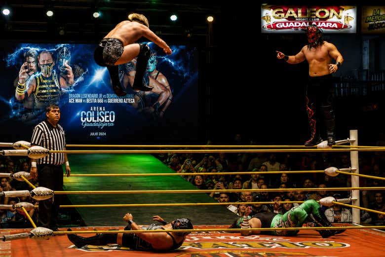 Combate en el Arena Coliseo de Guadalajara