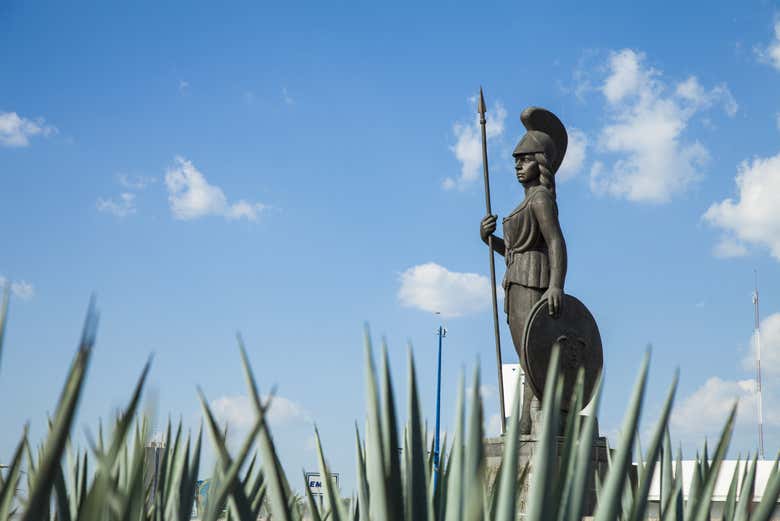 Acercándonos a la escultura de la diosa Minerva