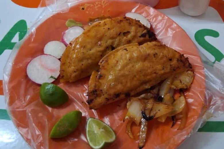Probando tacos de barbacoa