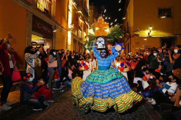 Entradas para la callejoneada del Día de Muertos