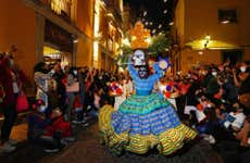 Entradas para la callejoneada del Día de Muertos