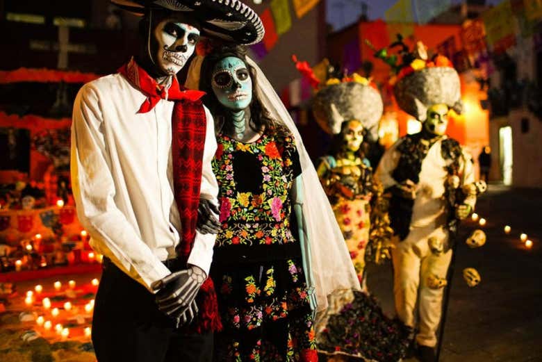 Vestidos de catrina y catrín para la callejoneada