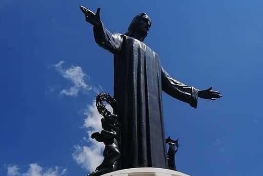 A closer look at the Cristo Rey