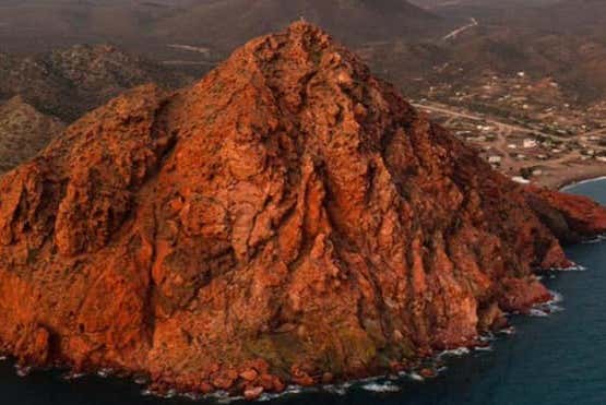 The famous hill of El Colorado