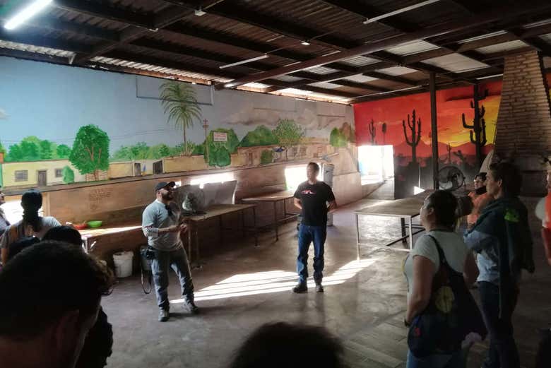 Visitando un forno di Coyotas a Villa de Seris