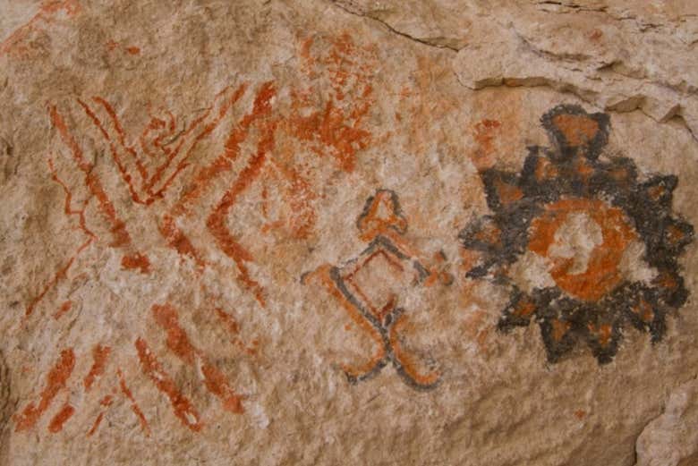Pinturas dentro de las cuevas de La Pintada