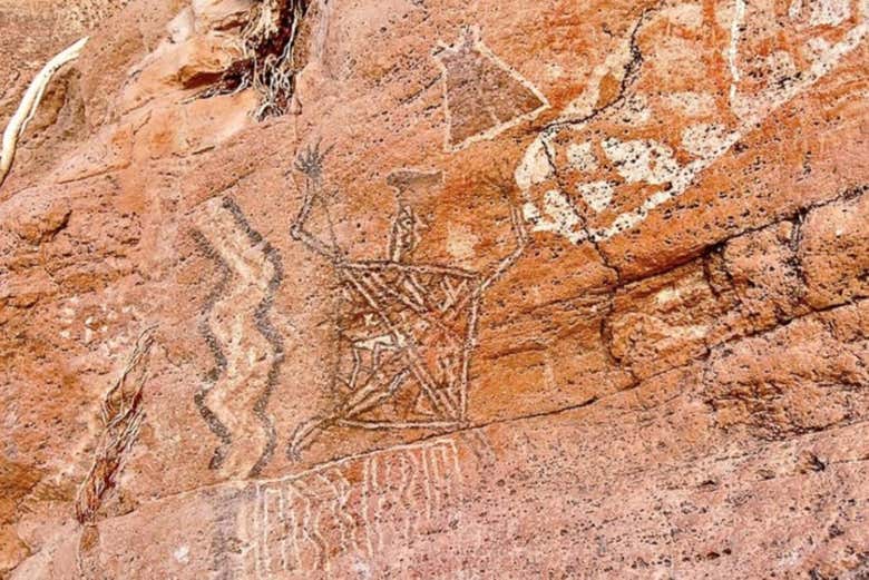 Disfrutando de las pinturas de La Pintada