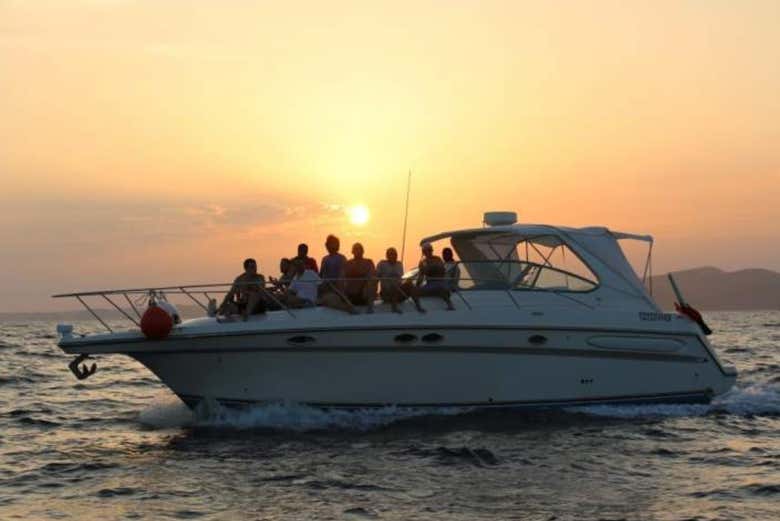 Yacht cruise in San Carlos