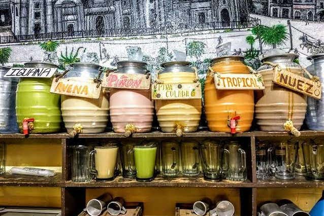 Dégustation de différents types de pulque