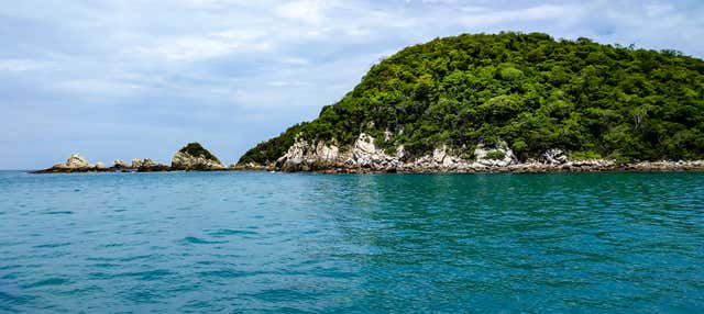 Alquiler de barco con patrón en Huatulco