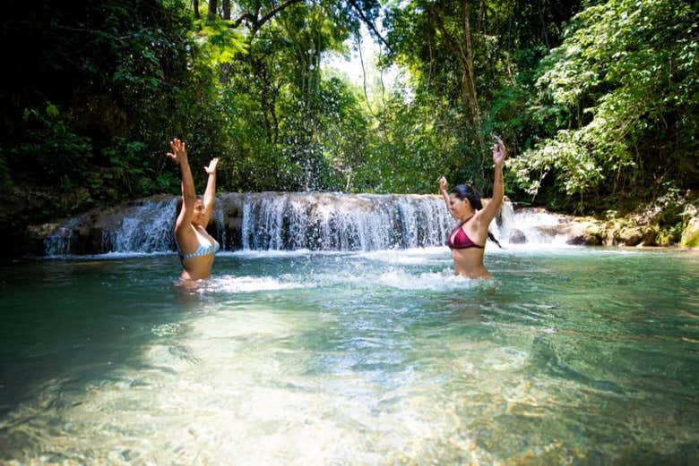 Baño en la cascada
