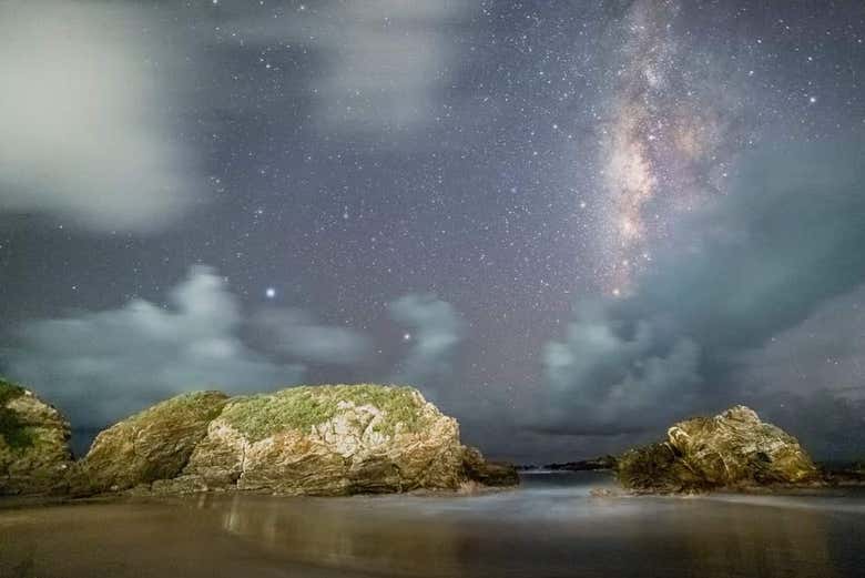 Constelaciones en la playa La Ventanilla