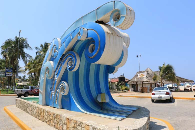 Wave sculpture in Puerto Escondido