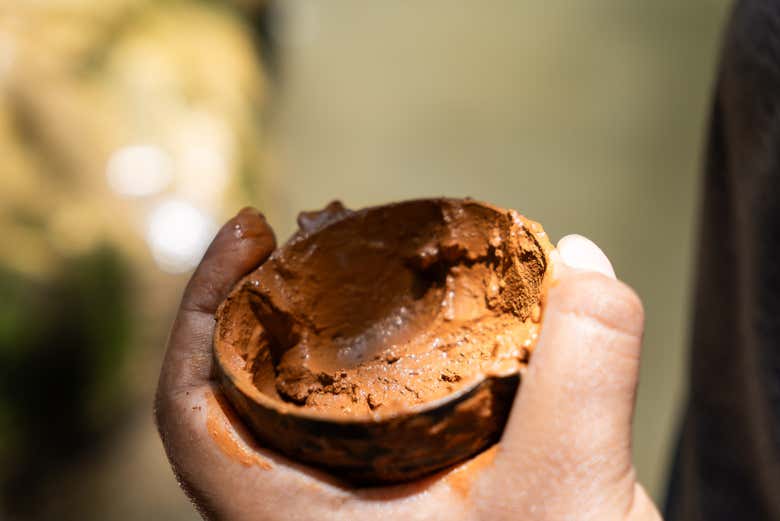 Cuenco con barro natural