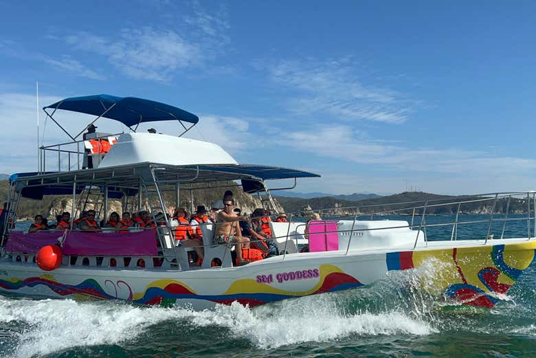 Surcando el litoral de Huatulco