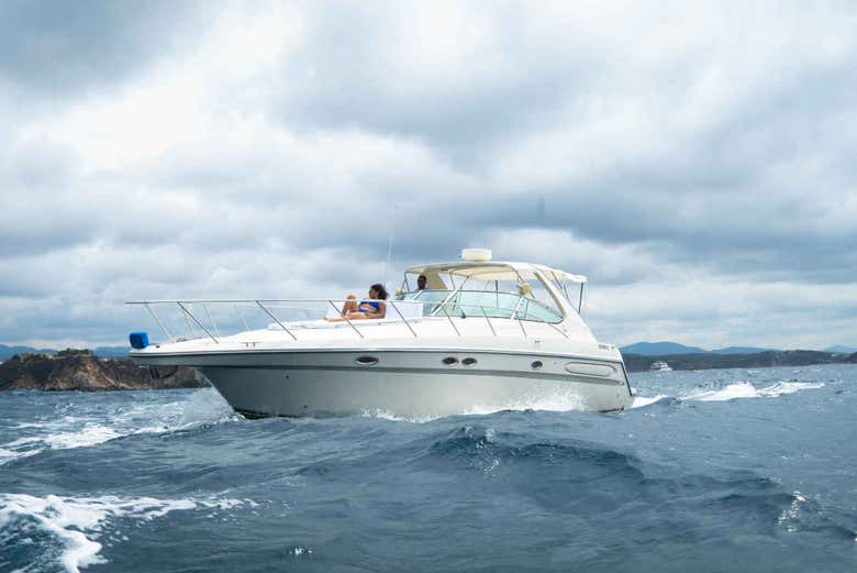 Paseo en barco por las bahías