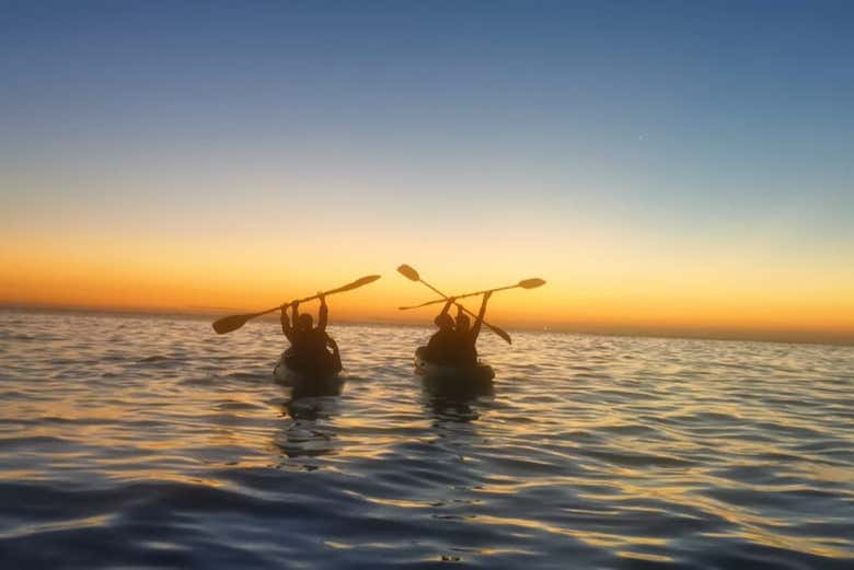 Remando por Huatulco al amanecer