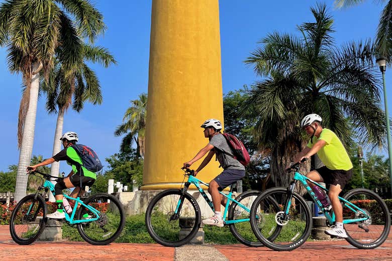 Explorando la Crucecita a golpe de pedal