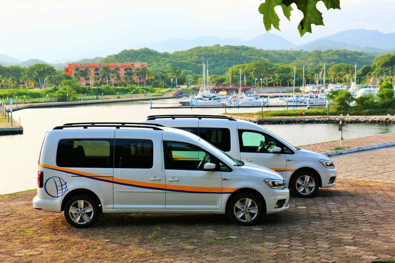 Vehículos listos para el recorrido