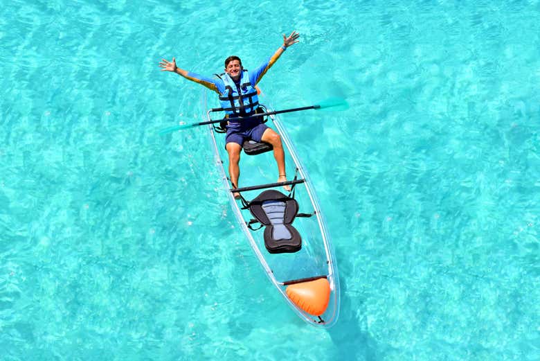 Remando en un kayak