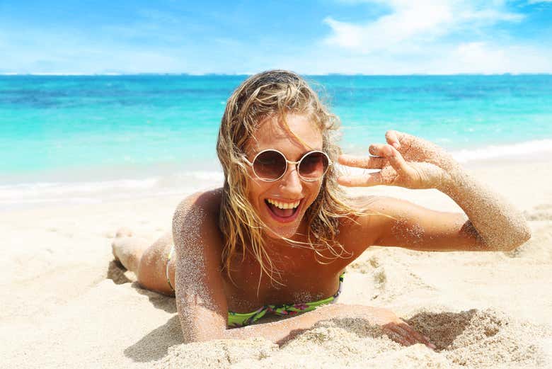 La playa Cuachalalate es perfecta para tomar el sol