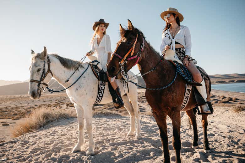 Vous verrez comment le désert se fond dans la mer !