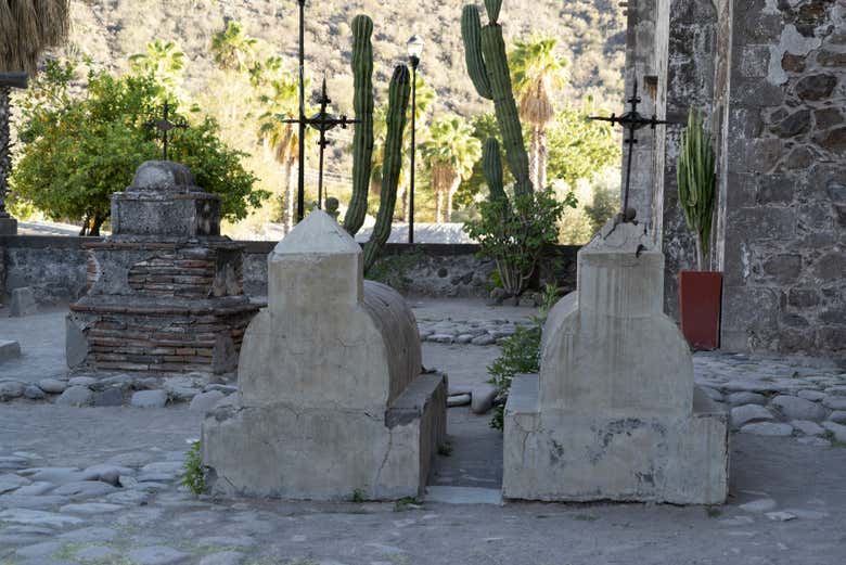 Cementerio anexo a la misión de San Javier