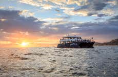 Paseo en catamarán al atardecer por Los Cabos