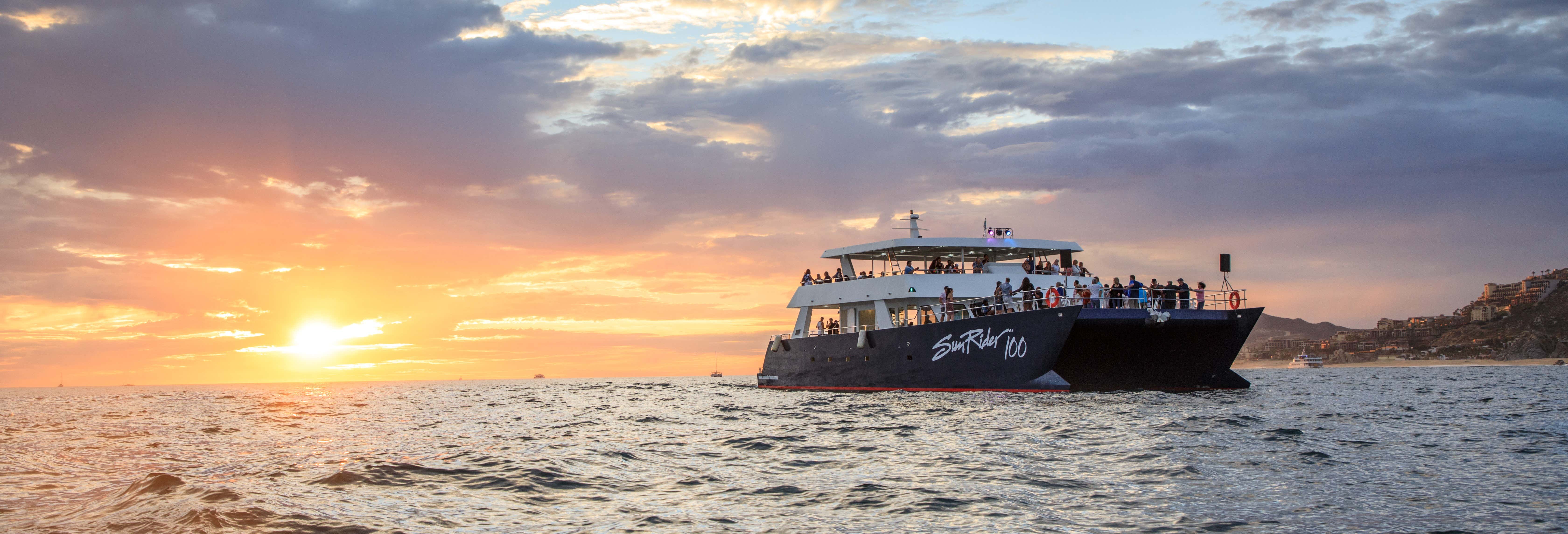 Fiesta en barco en Los Cabos
