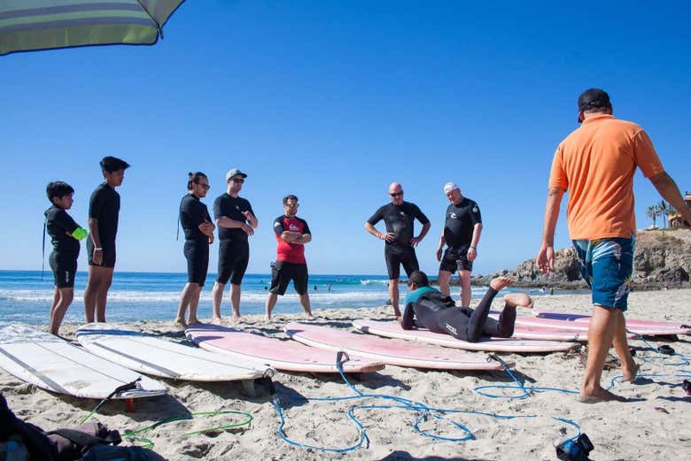 Preparándose para surfear en Cerritos