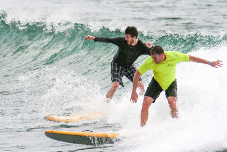 Vamos a surfear